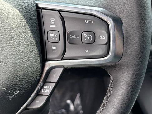 New 2026 RAM 2500 Laramie AWD/4WD image 19