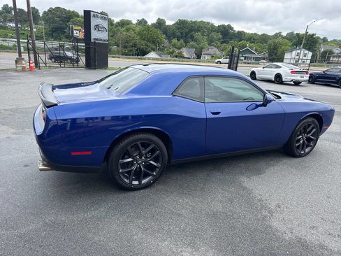 Used 2021 Dodge Challenger SXT w/ Blacktop Package image 10