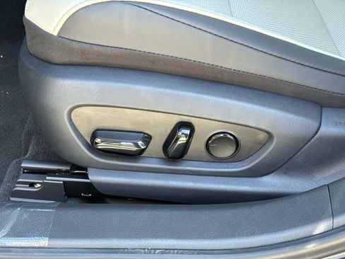 New 2025 Lexus ES 350 w/ Premium Package image 19