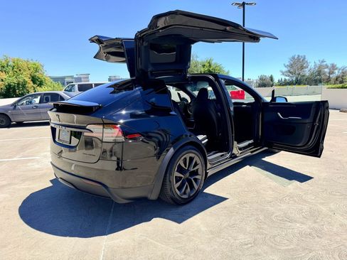 Used 2024 Tesla Model X AWD/4WD image 19
