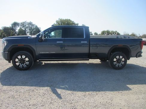 New 2026 GMC Sierra 3500 Denali w/ Denali Reserve Package image 10