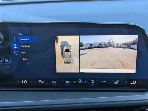 New 2026 Chevrolet Traverse LT image 11