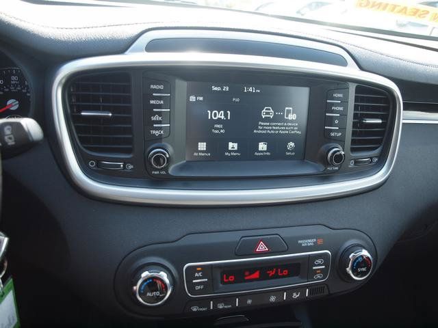 Used 2019 Kia Sorento AWD V6 image 11