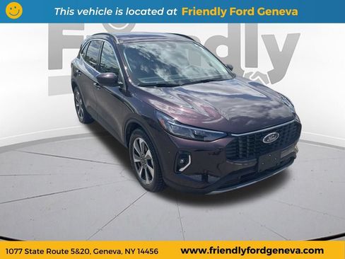 Used 2023 Ford Escape Platinum w/ Premium Technology Package AWD/4WD image 3