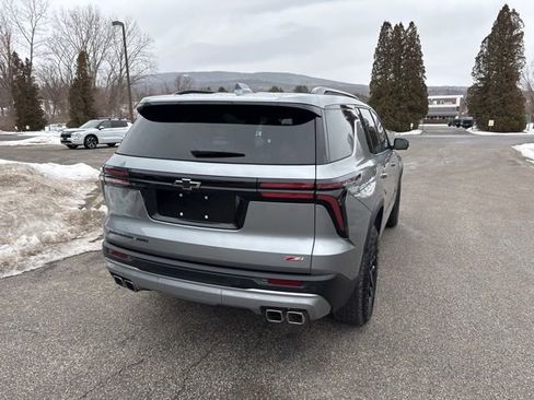 Used 2025 Chevrolet Traverse Z71 w/ Driver Confidence Package image 16