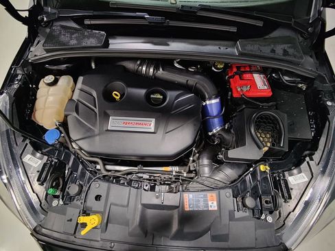 Used 2017 Ford Focus RS image 4