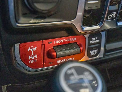 Used 2024 Jeep Wrangler Unlimited Rubicon image 35