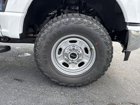 New 2026 Ford F350 XL w/ XL Off-Road Package image 19