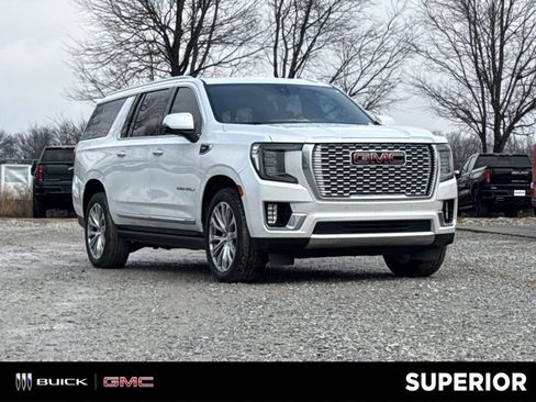 Used 2022 GMC Yukon XL Denali image 1