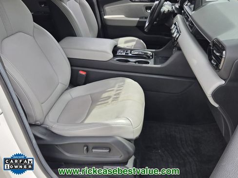 Used 2024 Honda Pilot Touring image 18