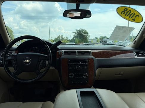 Used 2008 Chevrolet Suburban LT w/ LT Preferred Equipment Group RWD image 16