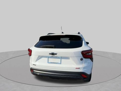 Used 2024 Chevrolet Trax RS FWD image 8