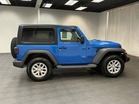 Used 2023 Jeep Wrangler Sport AWD/4WD image 6