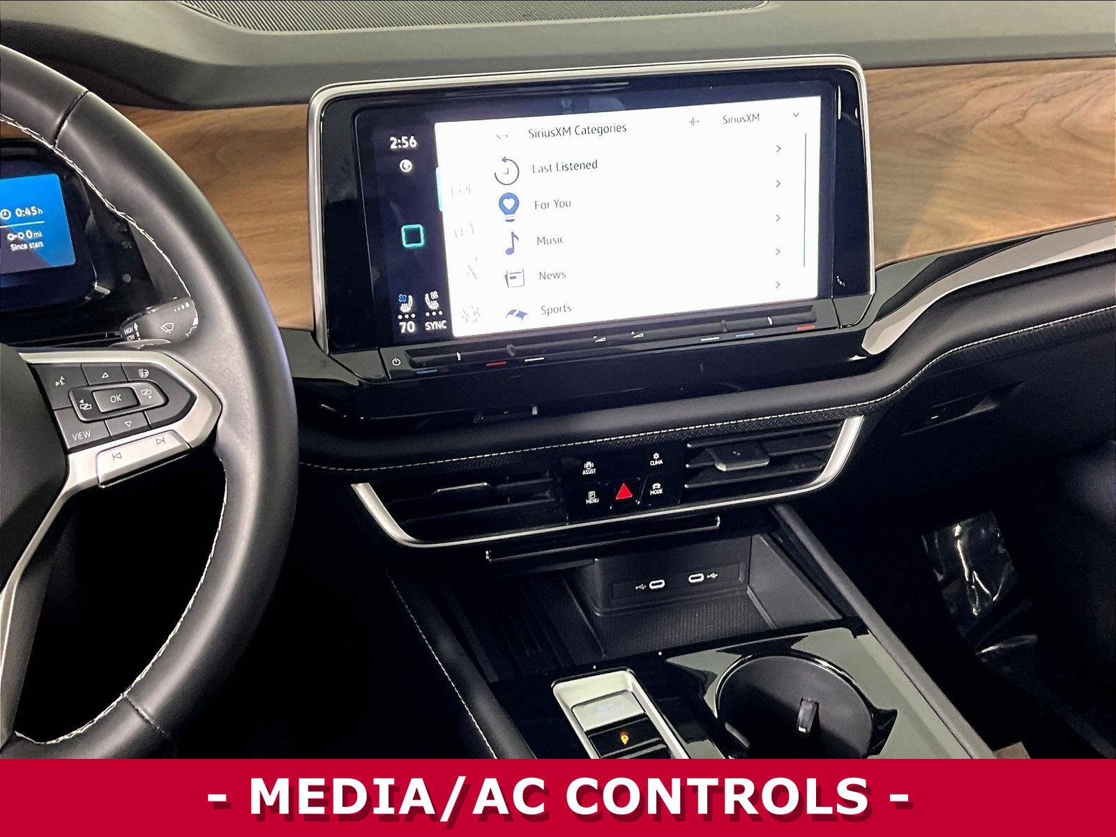 Used 2025 Volkswagen Atlas SE AWD/4WD image 9