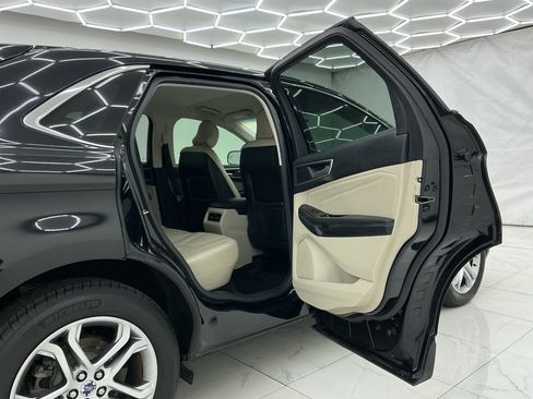 Used 2016 Ford Edge Titanium FWD image 26