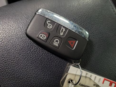 Used 2019 Land Rover Discovery Sport SE AWD/4WD image 18