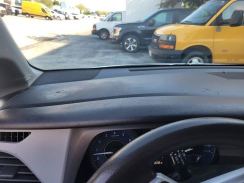 Used 2020 Toyota Sienna L FWD image 31