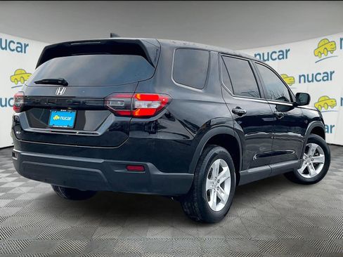 Used 2023 Honda Pilot LX image 6