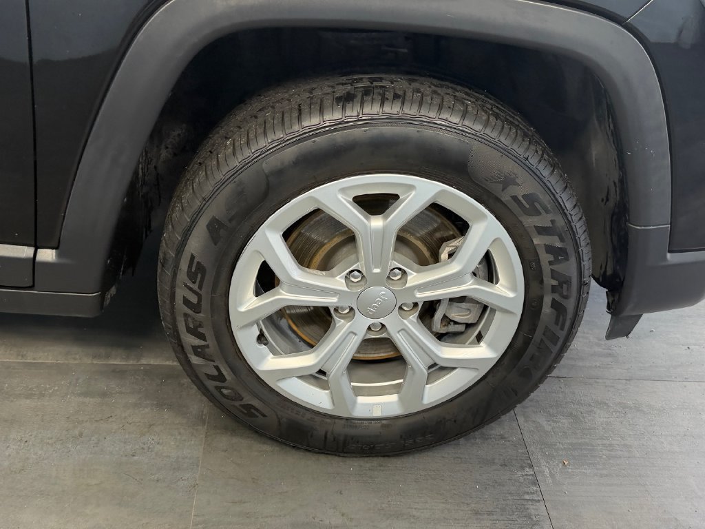 Used 2024 Jeep Compass Latitude AWD/4WD image 18