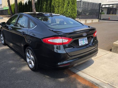 Used 2014 Ford Fusion SE w/ Equipment Group 201A FWD image 8