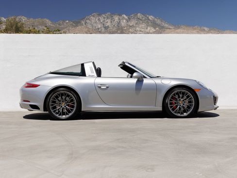 Certified 2017 Porsche 911 Targa 4S AWD/4WD image 8
