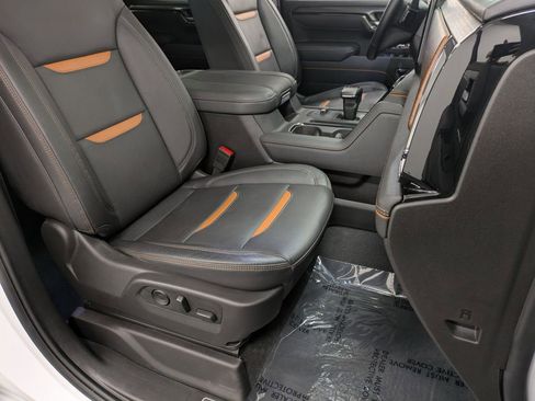 Used 2025 GMC Sierra 1500 AT4 w/ AT4 Premium Package image 29