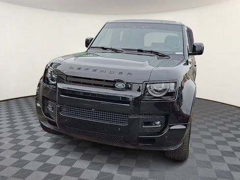 Certified 2025 Land Rover Defender 110 X-Dynamic SE image 3