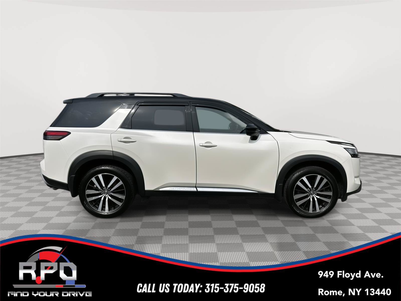 Used 2023 Nissan Pathfinder Platinum AWD/4WD image 6