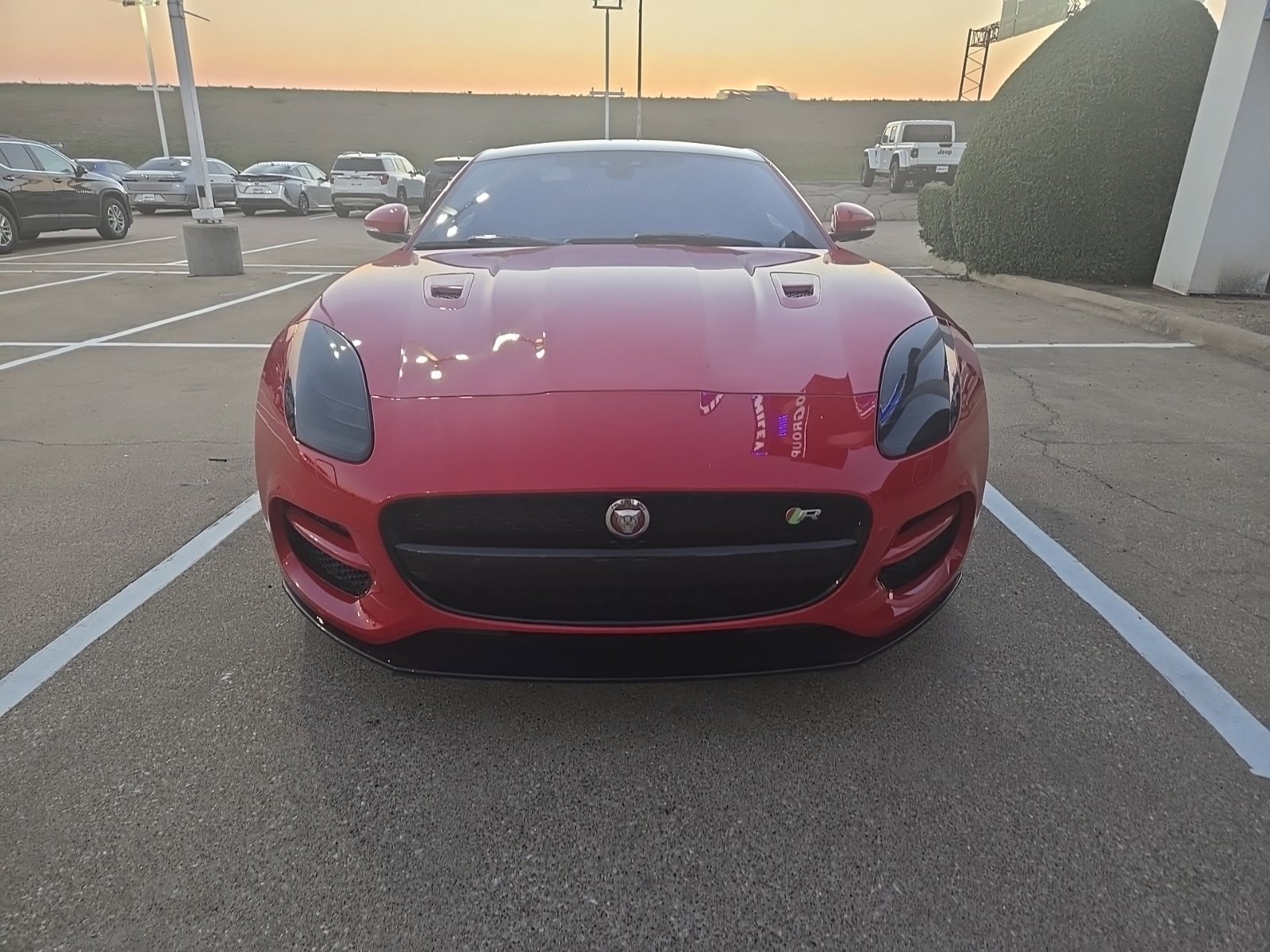 Used 2019 Jaguar F-TYPE R AWD/4WD image 2