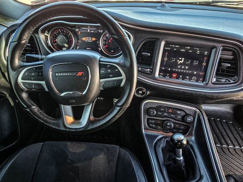 Used 2018 Dodge Challenger R/T Scat Pack w/ Dynamics Package image 30