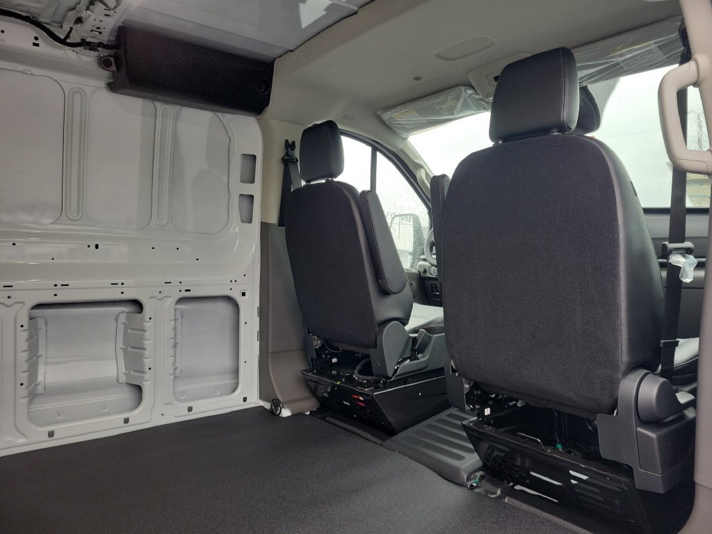New 2027 Ford Transit 250 Low Roof RWD image 17