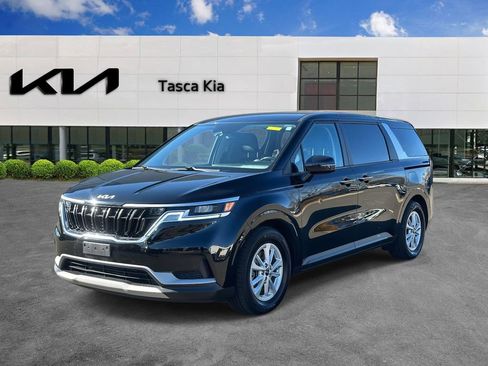 Used 2022 Kia Carnival LX image 7