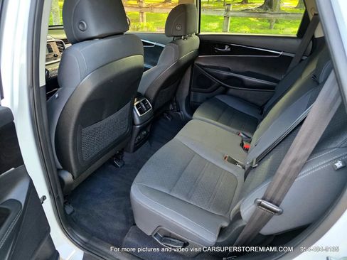 Used 2017 Kia Sorento FWD image 24