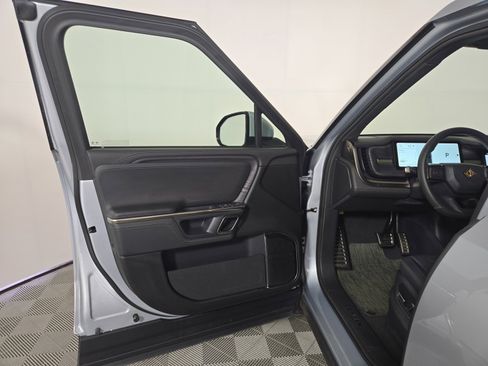 Used 2023 Rivian R1T Adventure image 16