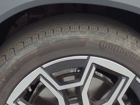 Used 2025 BMW X2 xDrive28i image 12