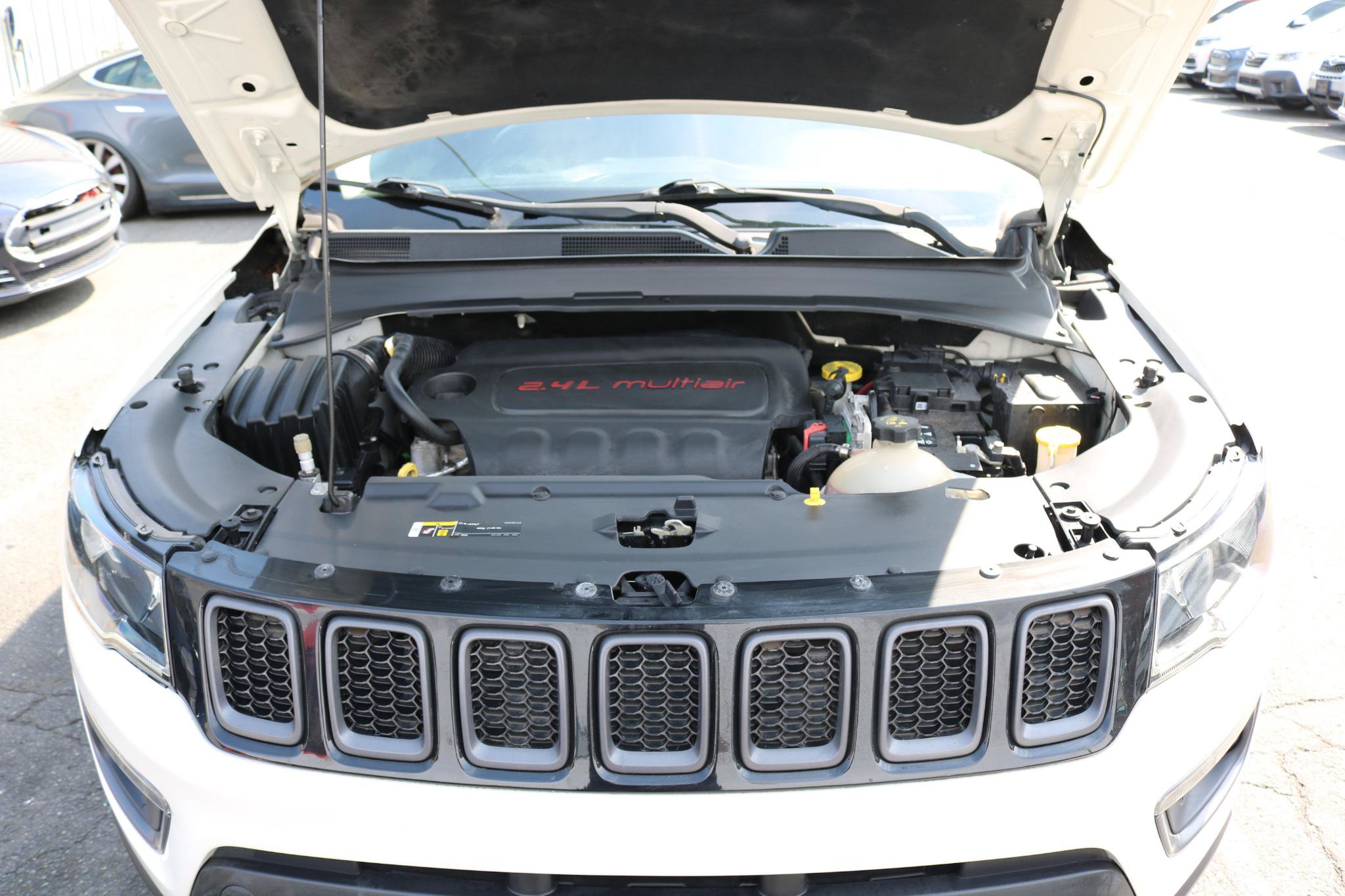 Used 2017 Jeep Compass Trailhawk w/ Leather Interior Group AWD/4WD image 43