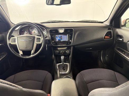 Used 2013 Chrysler 200 Touring FWD image 21