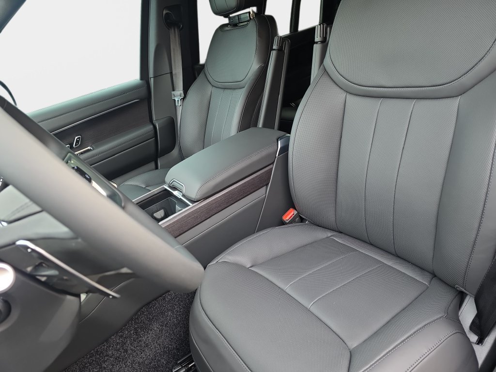 New 2027 Land Rover Range Rover Long Wheelbase SE AWD/4WD image 12