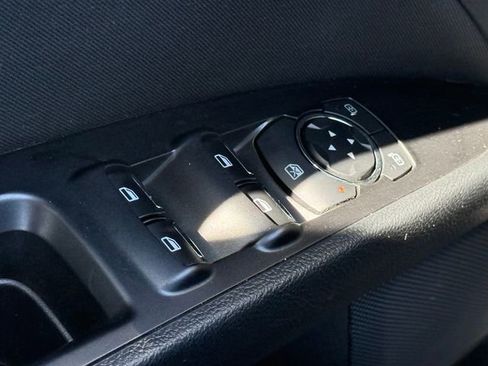 Certified 2017 Ford Fusion SE w/ Equipment Group 201A image 22