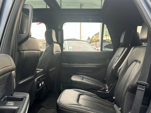 Used 2022 Ford Expedition Platinum image 30