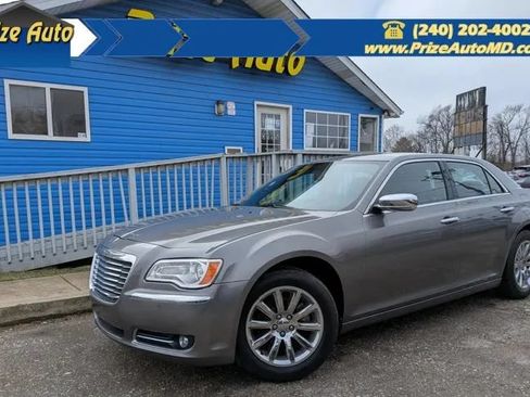 Used 2012 Chrysler 300 Limited RWD image 1