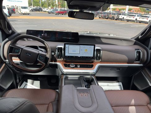Used 2025 Ford Expedition King Ranch AWD/4WD image 11