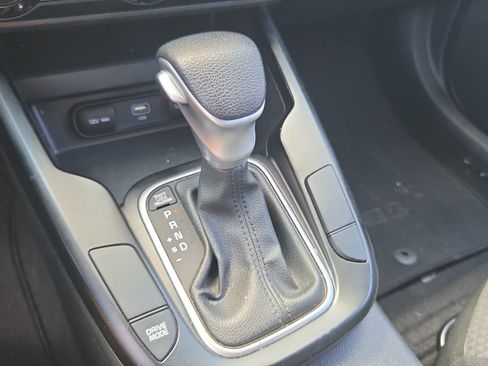 Used 2024 Kia Soul LX w/ Option Group 015 FWD image 17
