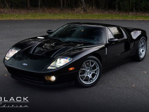 Used 2005 Ford GT RWD image 5