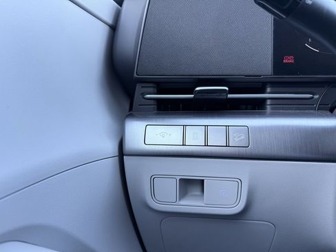 Used 2024 Hyundai Kona SEL w/ Convenience Package image 12