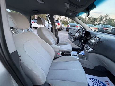 Used 2009 Hyundai Elantra GLS image 40