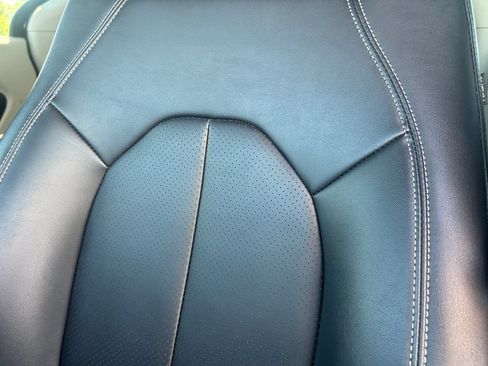 Used 2024 Chrysler Pacifica Touring-L FWD image 12