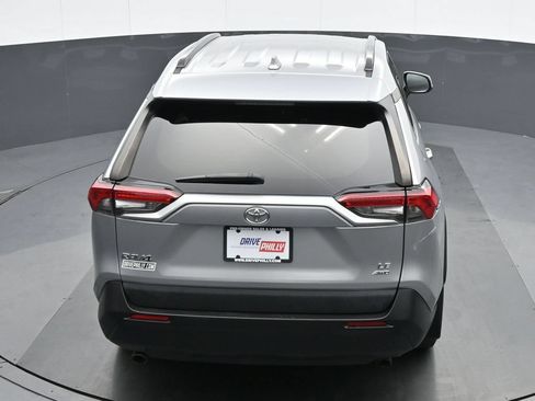 Used 2020 Toyota RAV4 LE w/ All Weather Liner Package AWD/4WD image 20