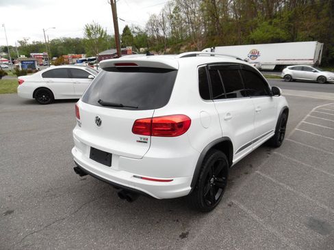 Used 2016 Volkswagen Tiguan R-Line image 6