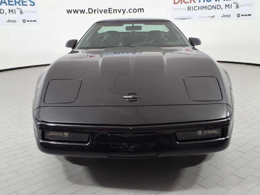 Used 1995 Chevrolet Corvette Coupe RWD image 2